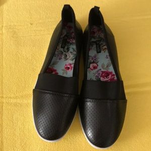 Take A walk loafers